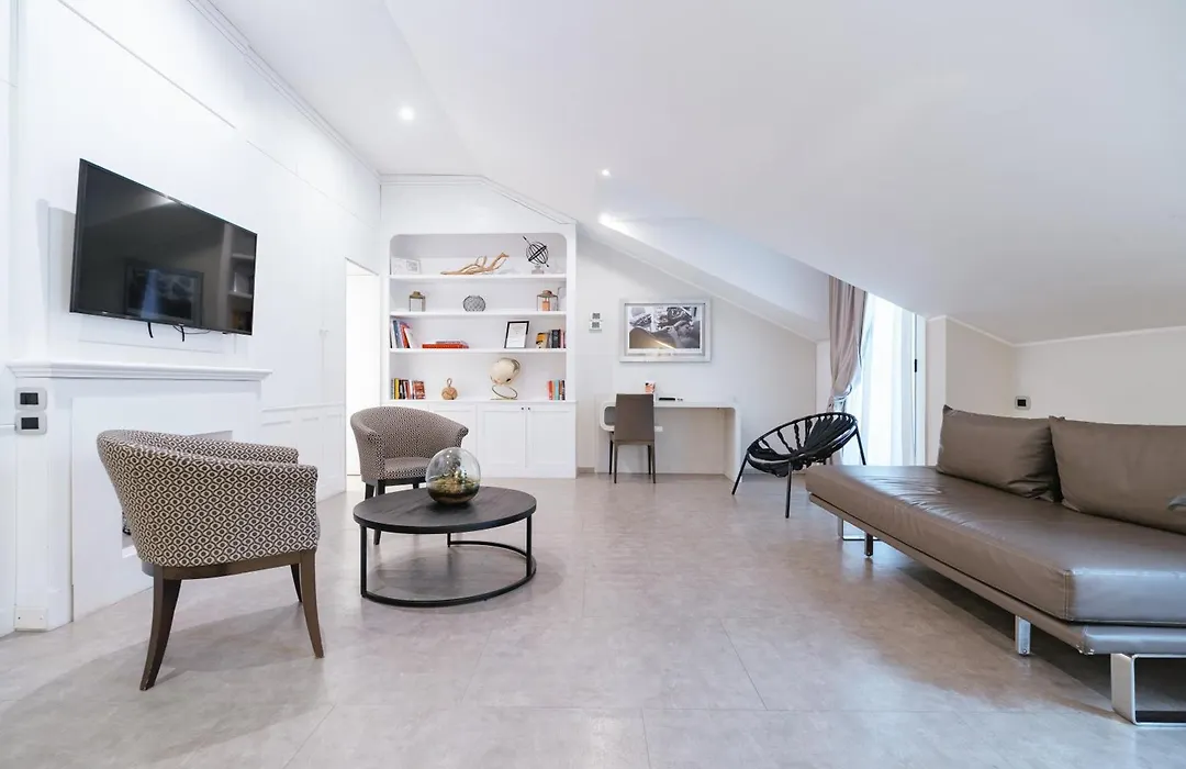 Montenapoleone Suites-1
